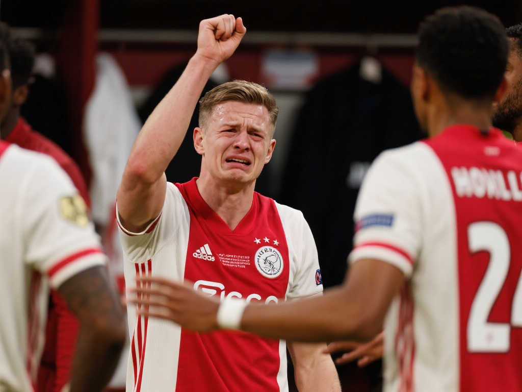 三无霍伊伦抱怨队友缺支援 阿莫林战术调整助曼联破门 三无霍伊伦抱怨队友缺支援 阿莫林战术调整助曼联破门